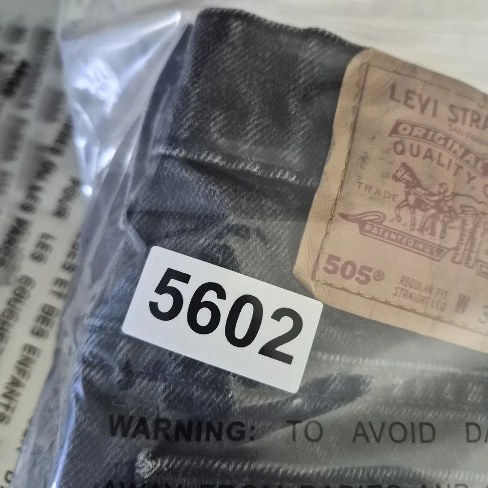Vintage Levi's 505 Jeans Men's 36x30 (34x30) Black Regular Fit Straight Leg 90s